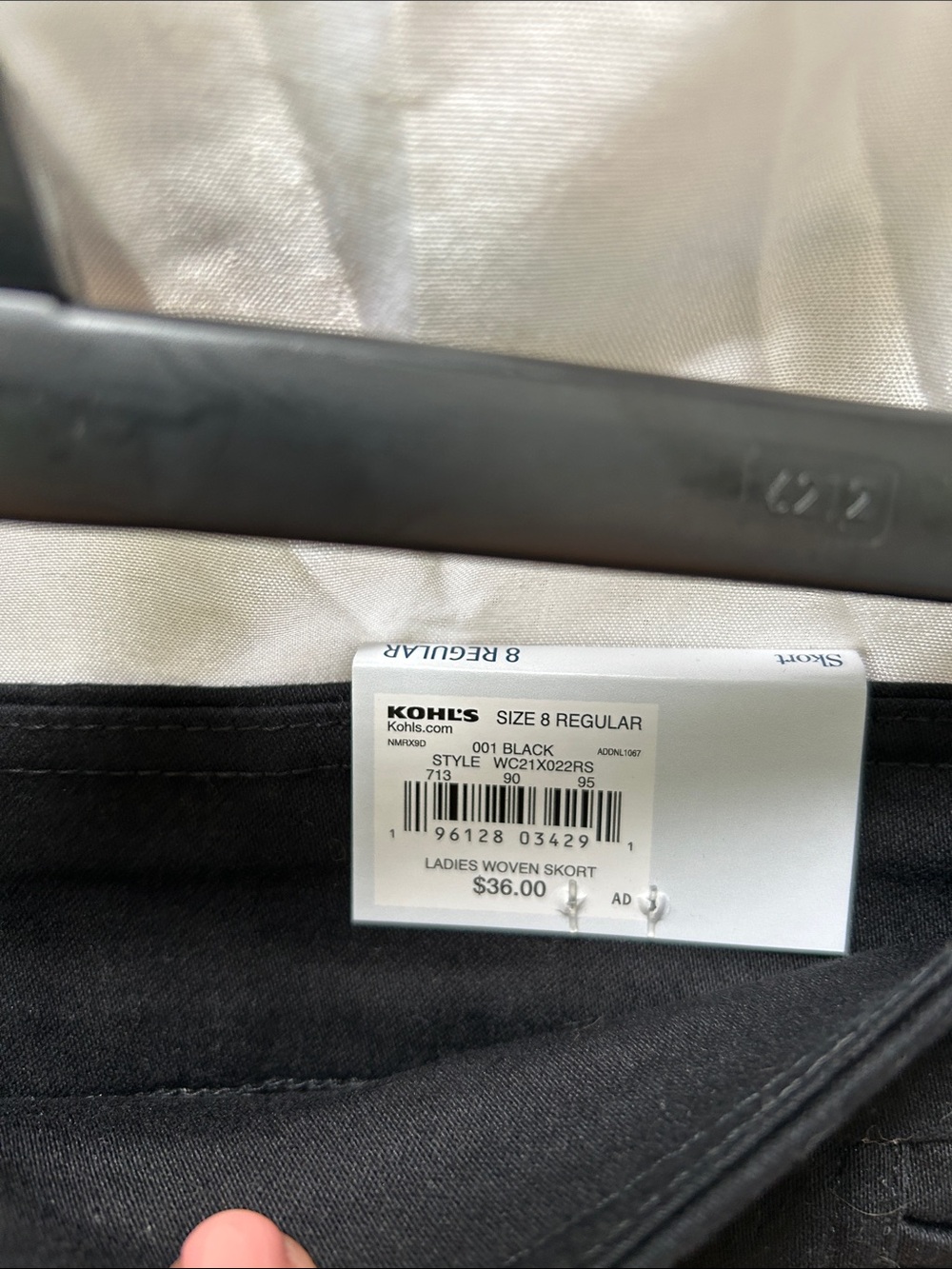 NWT! Croft & Barrow Black Stretch Skort with Subtle Front Pockets - Picture 4 of 6